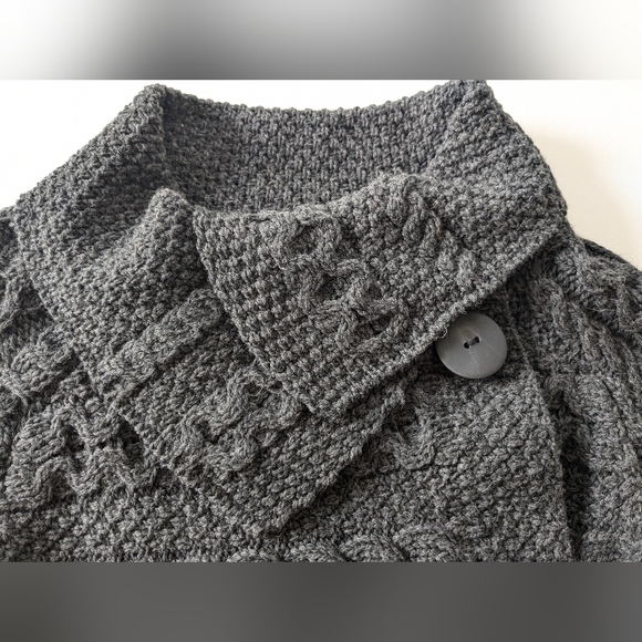 ARAN CRAFTS Merino Wool Cardigan - Picture 3 of 8